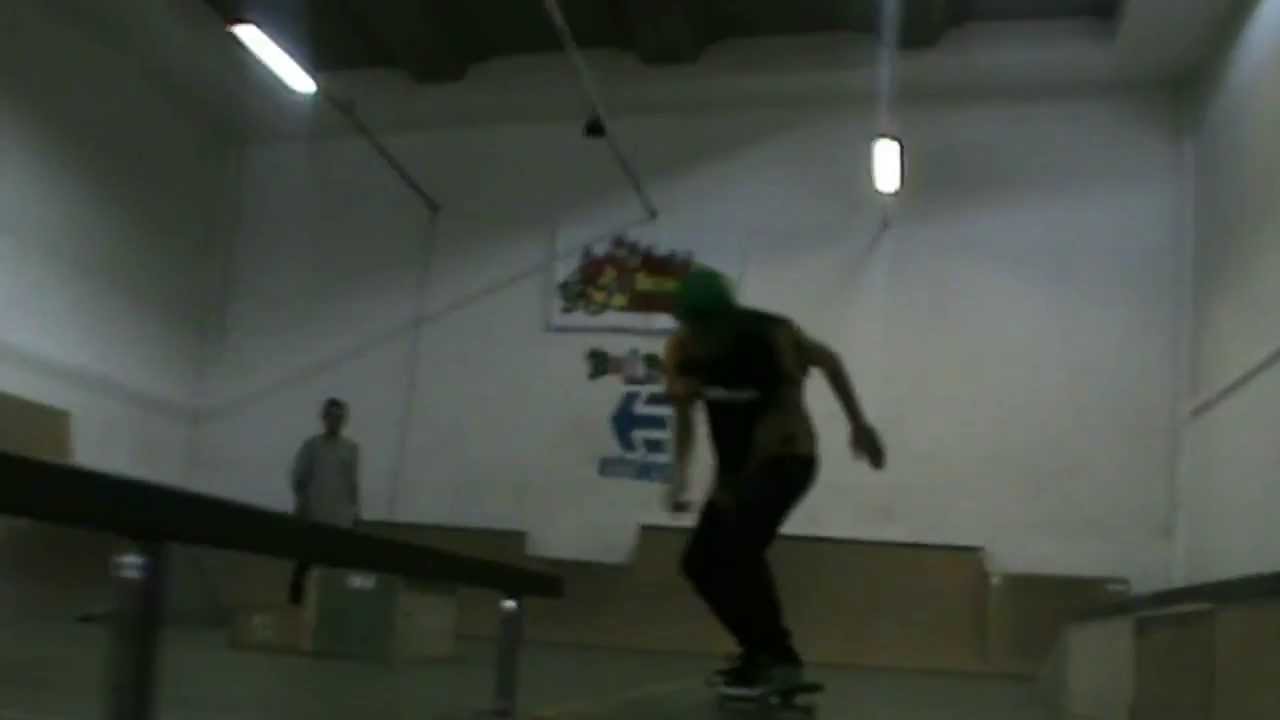 Engorile Bullpark indoor skatepark - Olot