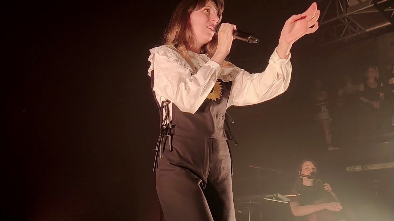 COLINE RIO - Elle Laisse - Live @ Paris / Café de la Danse (06/2023)