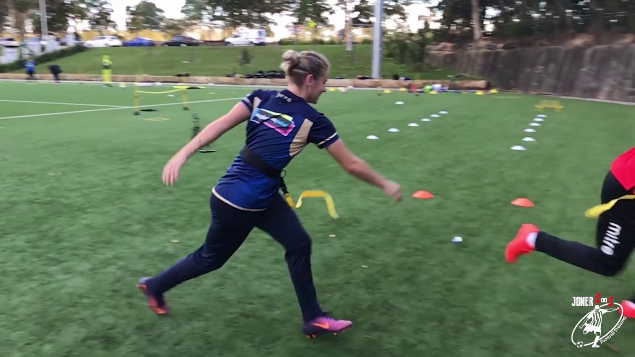 Amazing soccer session with two international players Ash & Monique - Joner1on1