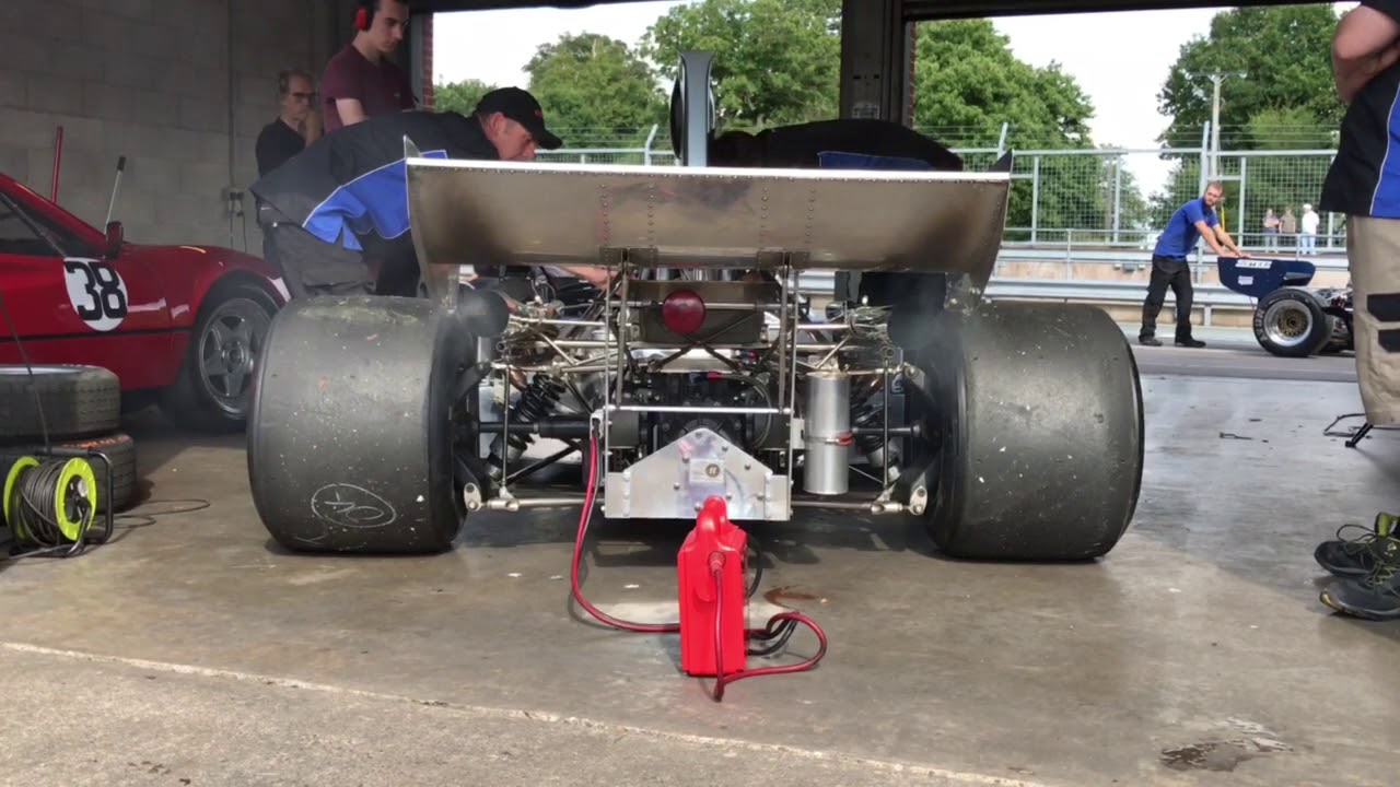 Lola f5000 startup