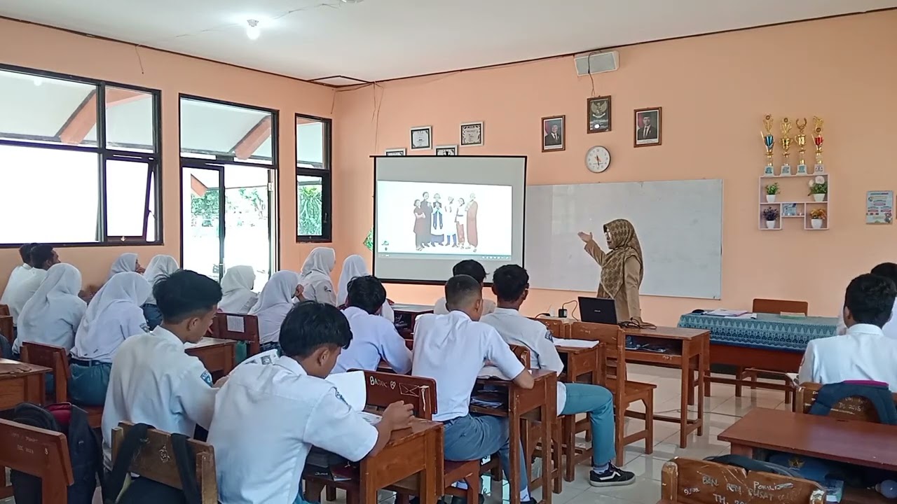 Video lomba Ejies Jawa Timur 
