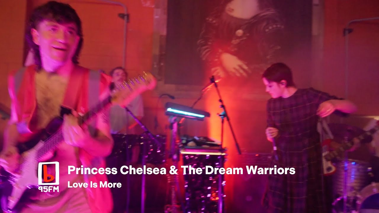 Princess Chelsea - Love is More (live at The Beer Spot)