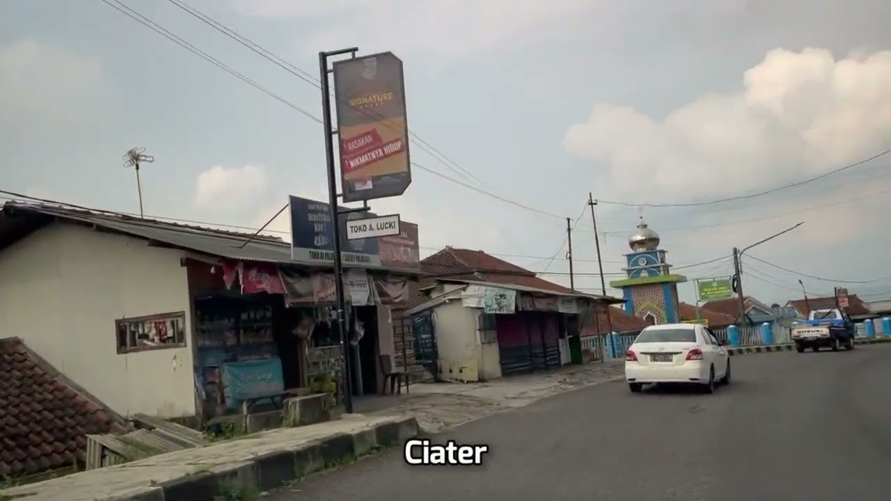 Jalan Tangkuban Perahu - Jalan Raya Ciater. Ciater, Subang, 2024.