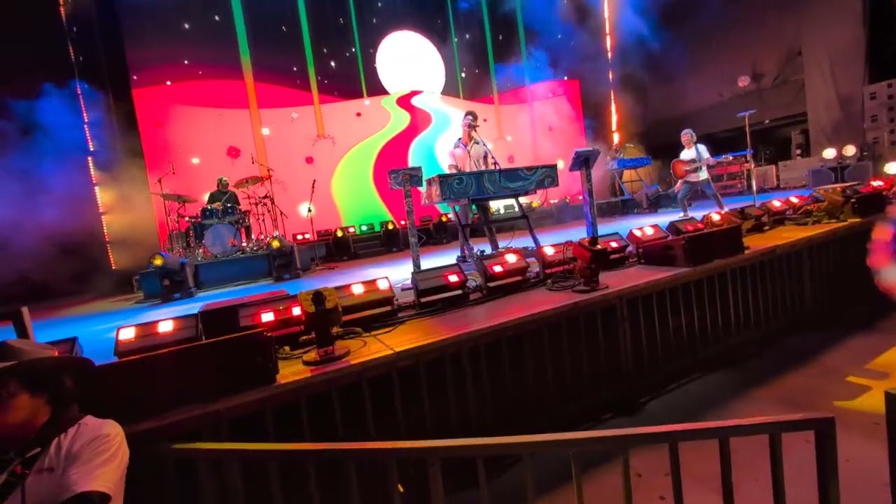 AJR Live - Betty (Shoreline Amphitheatre, Mountain view, CA 2025-07-20)