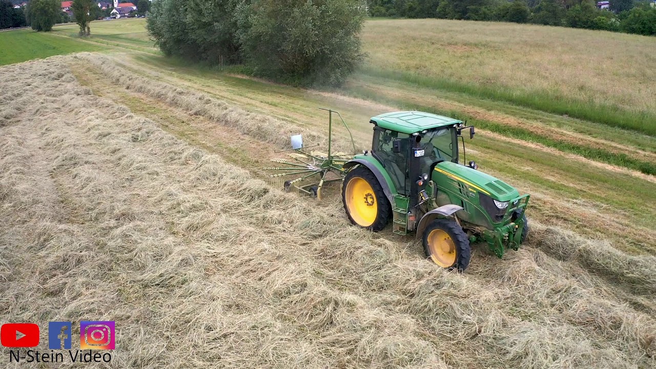 Heuschwaden 1. Schnitt ► John Deere 6140 R und Krone Swadro 46 ► Heuernte 2020