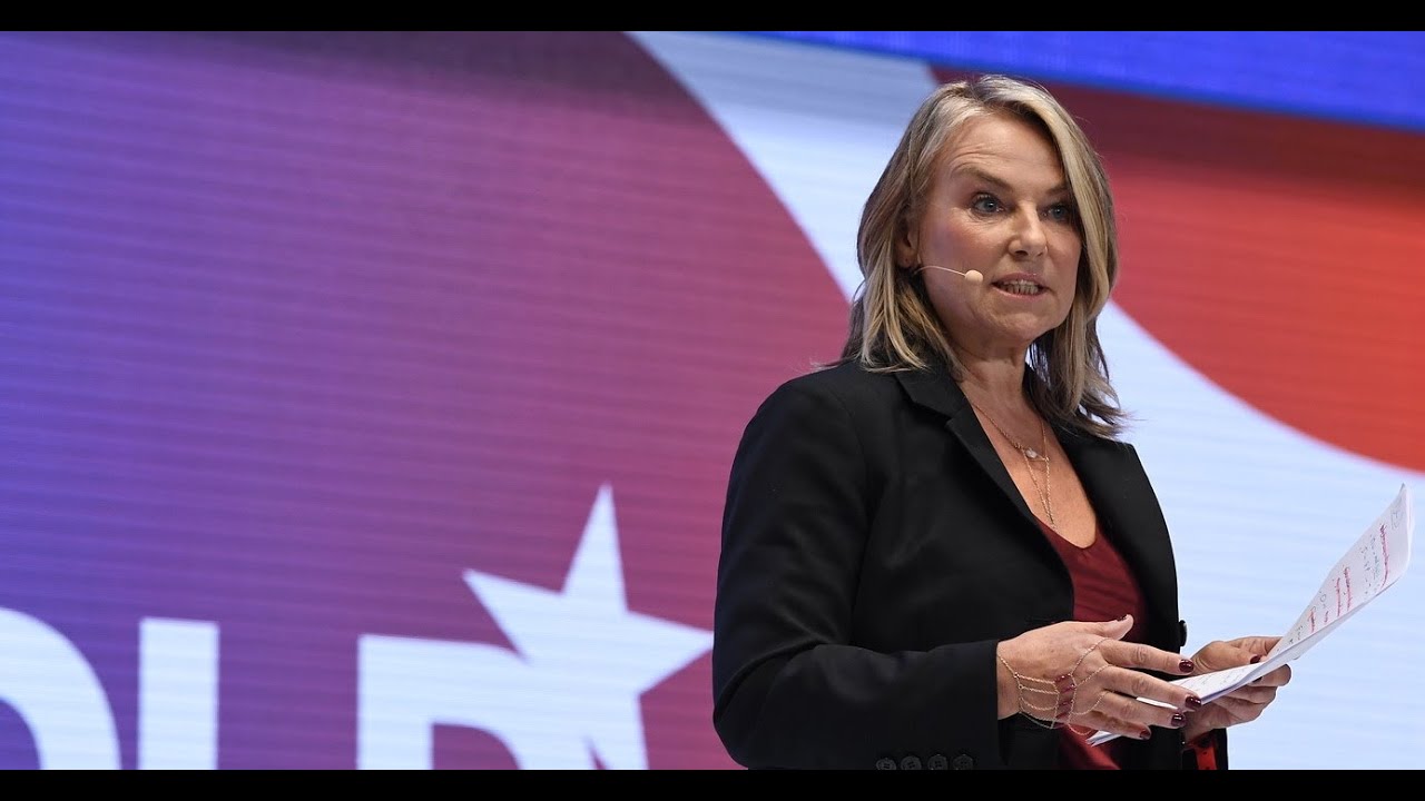 Relational Intelligence (Esther Perel) | DLD Munich 20