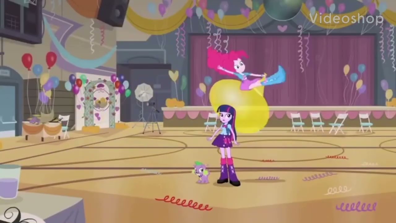 Pinkie Pie bouncing on a balloon  BAWONG