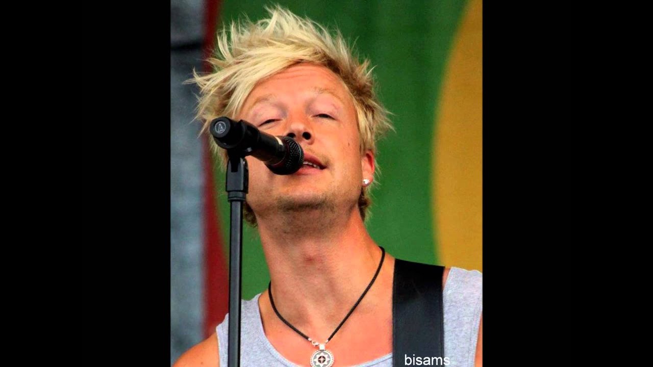 Samu Haber * Far away* (Song by Nickelback)
