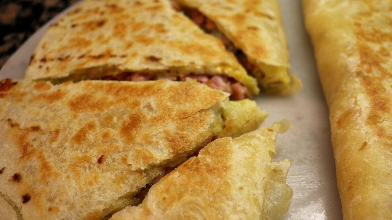 EASY & YUMMY Breakfast Quesadilla Recipe | Breakfast Quesadillas 2 Ways