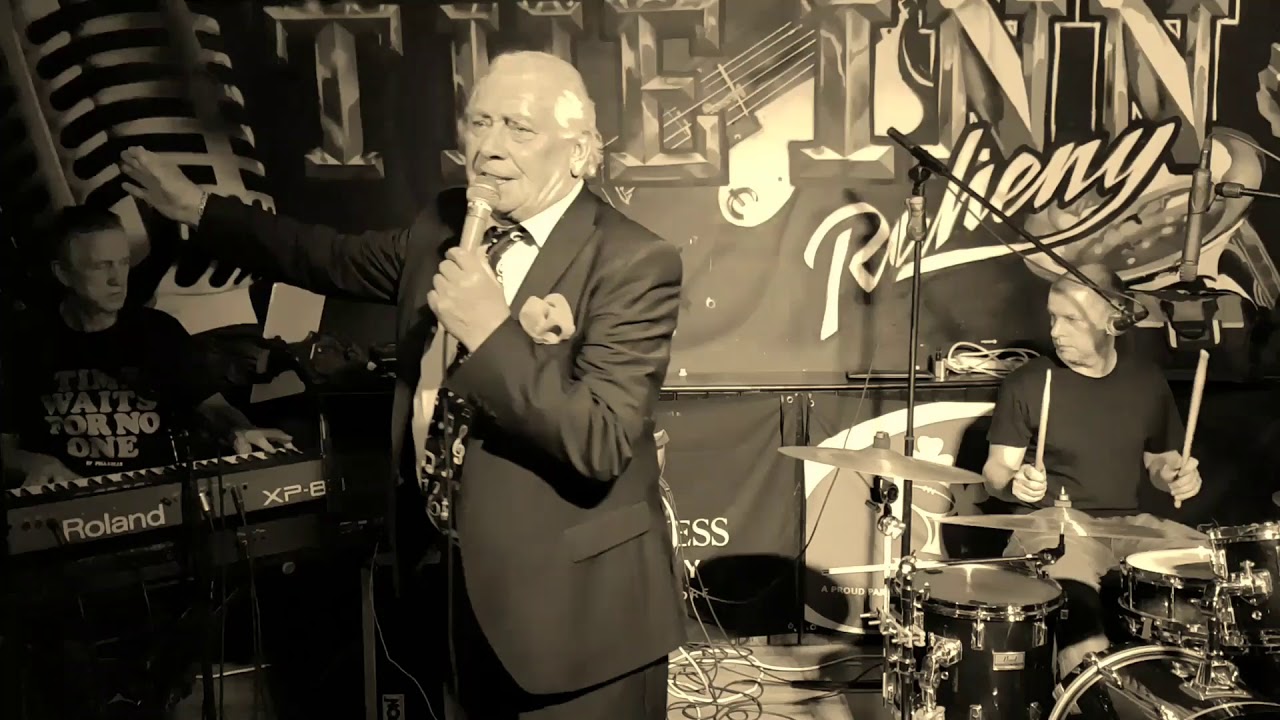 Billy Hughes at the Live Lounge