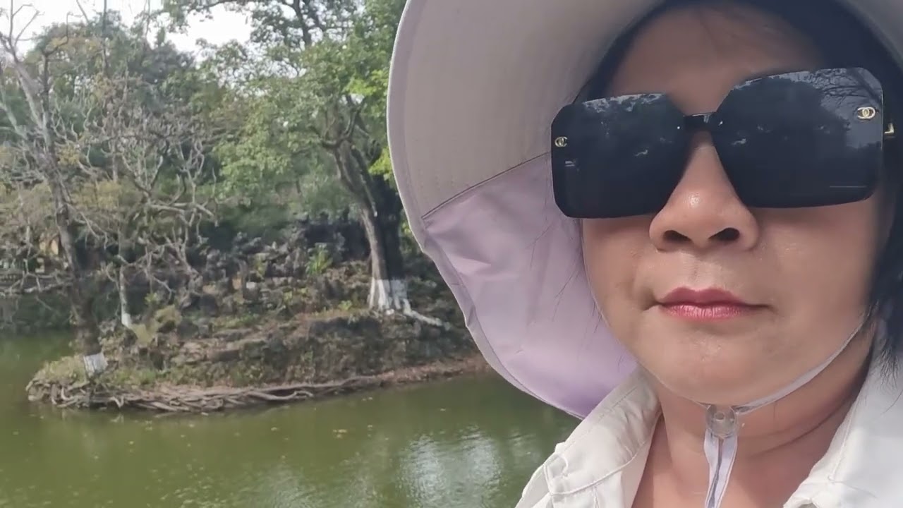 Lăng Khải Định, Tự Đức, Đền Huyền Trân Công Chúa.