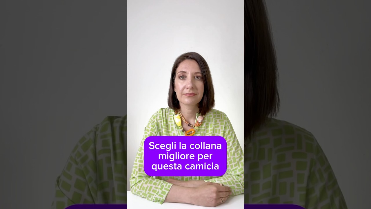 Scegli la collana migliore per questa camicia #over50 #over60 #collana #moda #stile