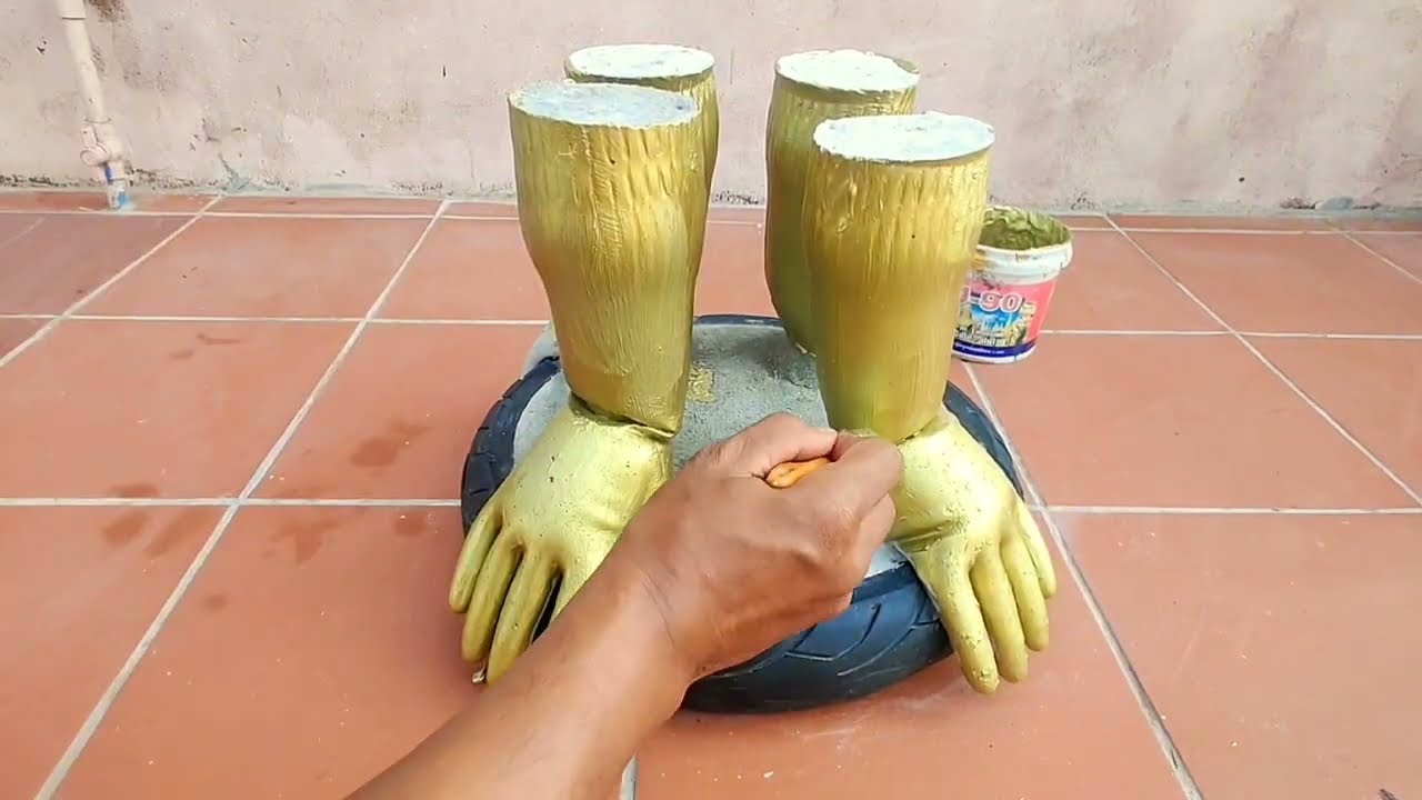 Cement Craft Ideas - DIY Cement Pots With Gloves - Cement Tire