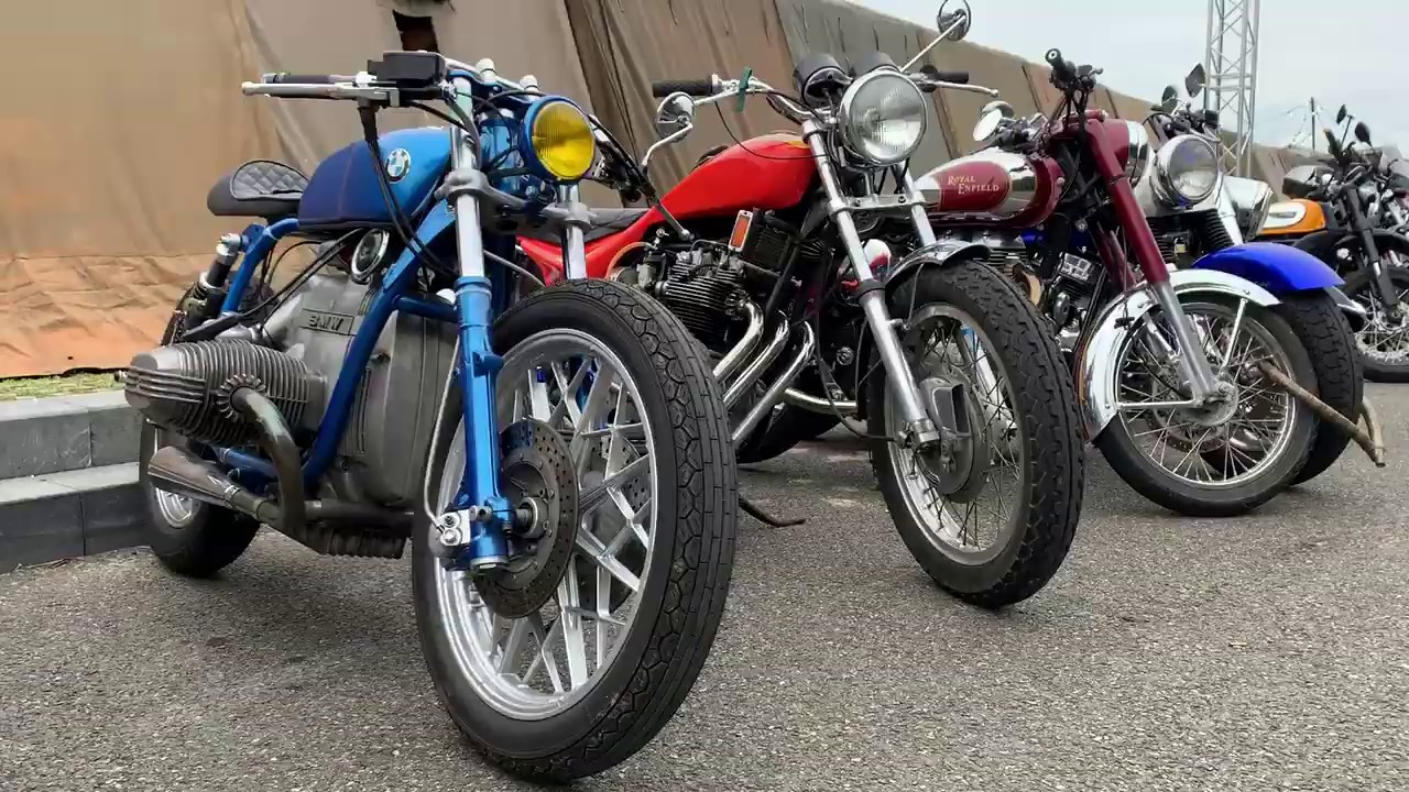 Motos Especiales en Wheels & Waves 2019 - Cu&aacute;l elegir&iacute;ais de entre estas DOS   Triumph o BMW