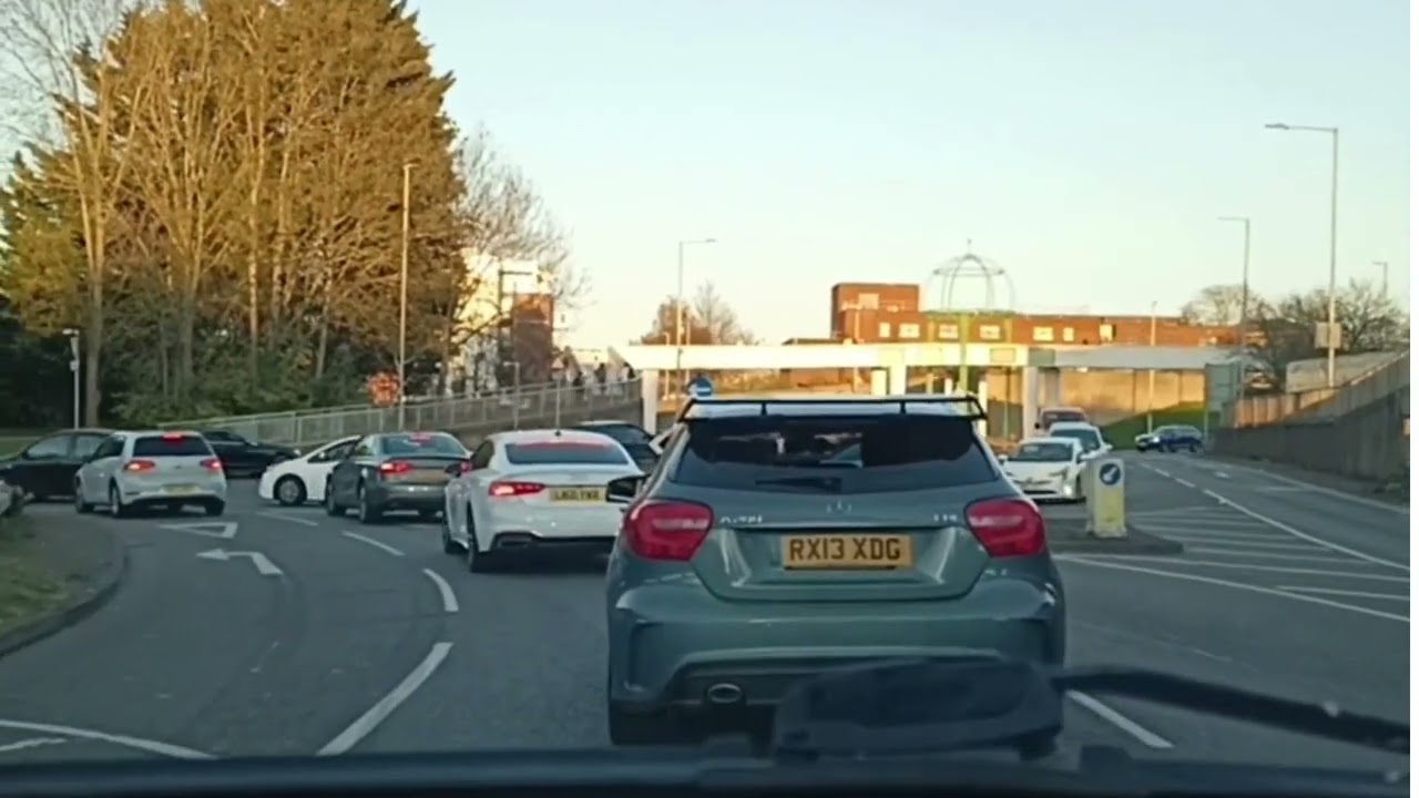 Roundabouts in Luton (including St. Mary's roundabout) #ukdriving #lutontown #roundabouts