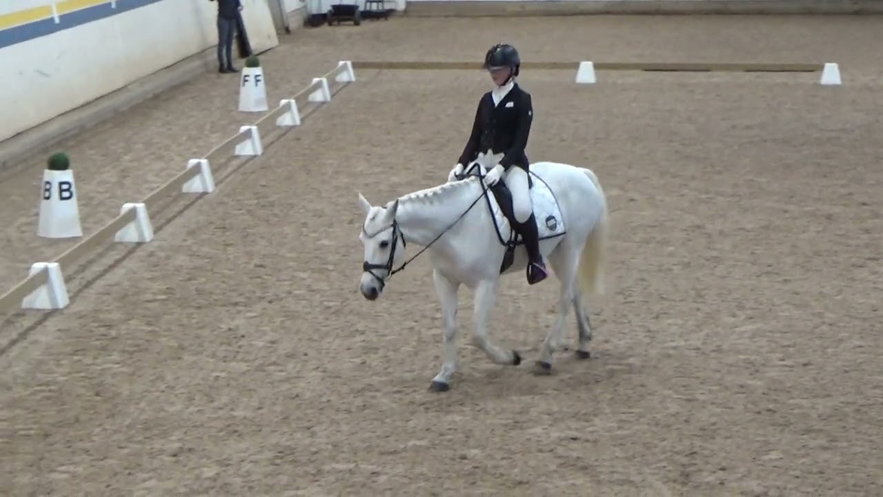 Stella & Hermina dressyr LC:1 Mariestad 9/3-25.