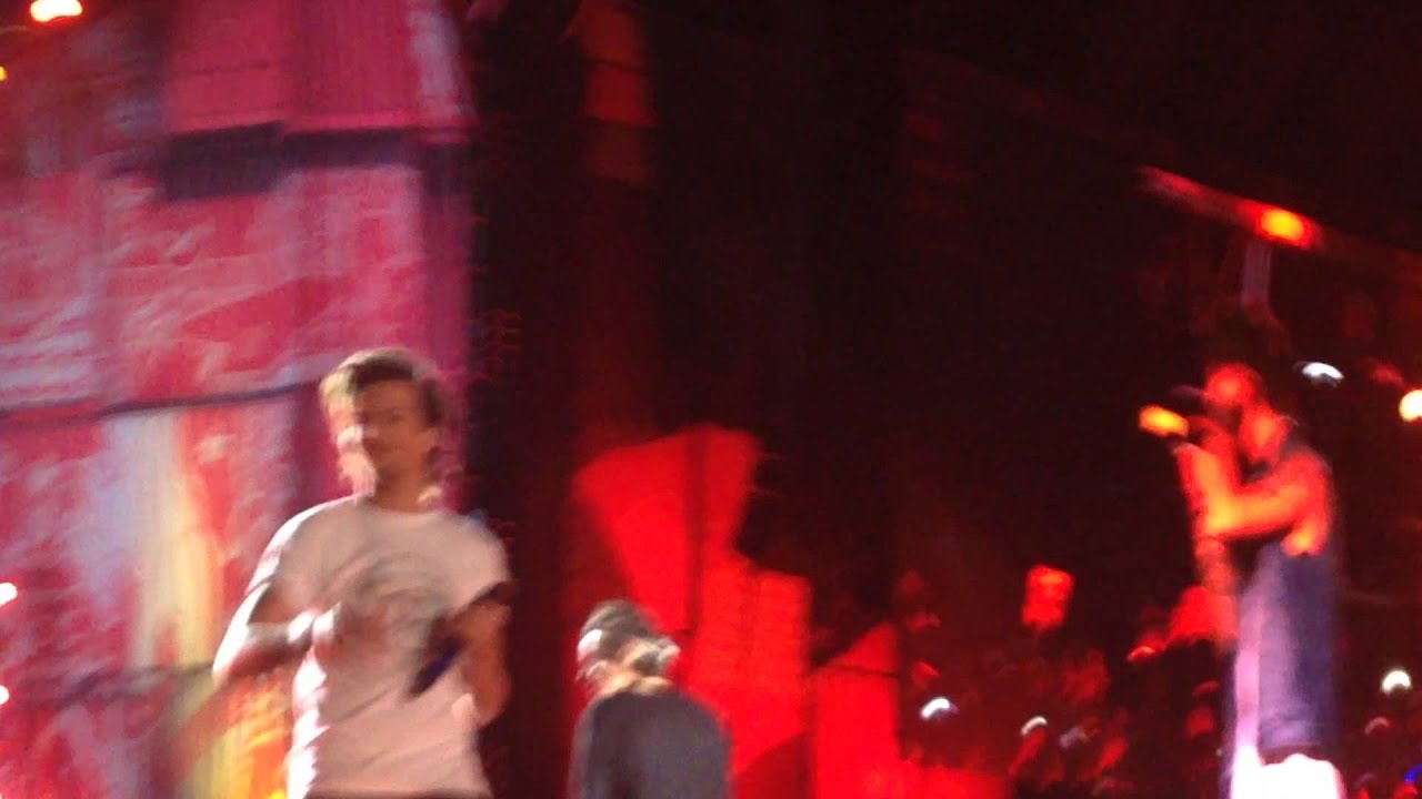 WHY DON'T WE GO THERE & ROCK ME WWA TOUR ONE DIRECTION (FRONT ROW) Bogotá, Colombia April 25th 2014