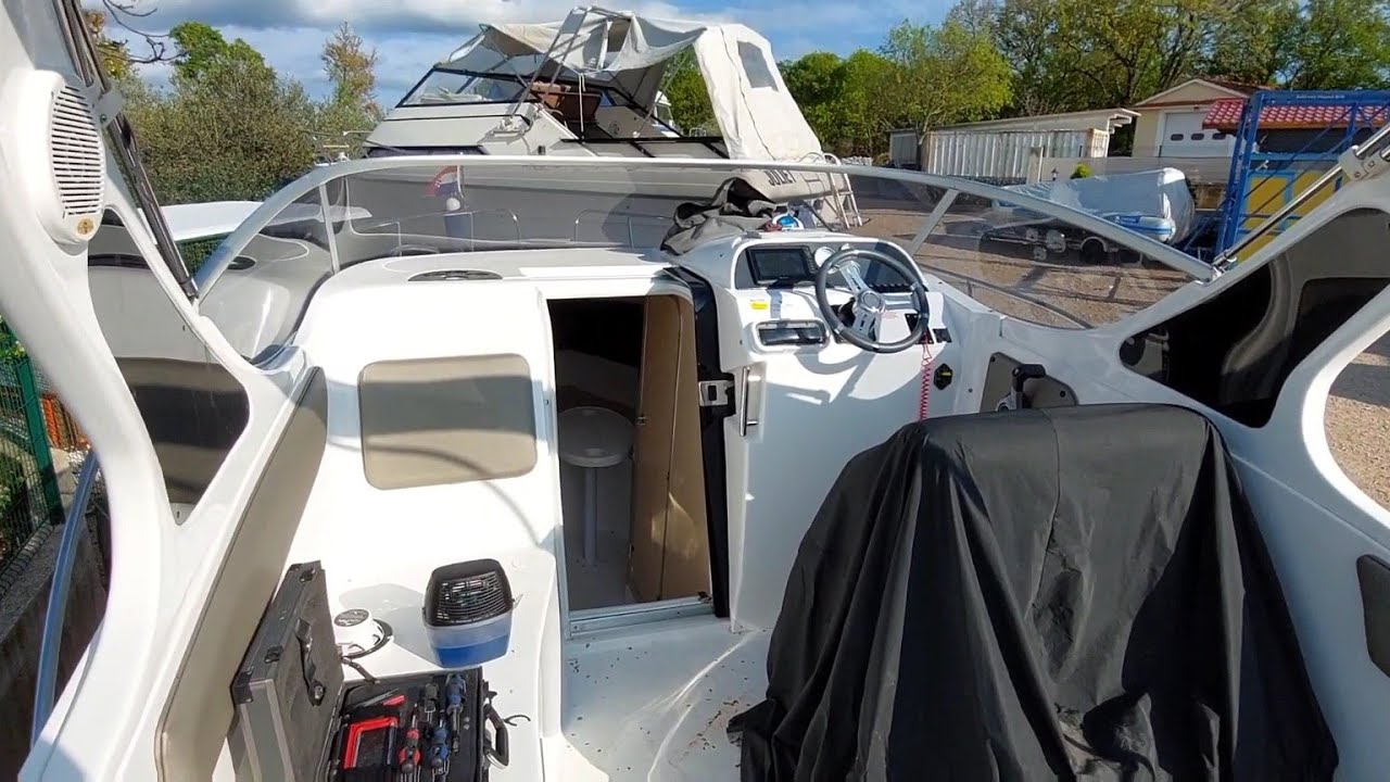 saver 690 cabin