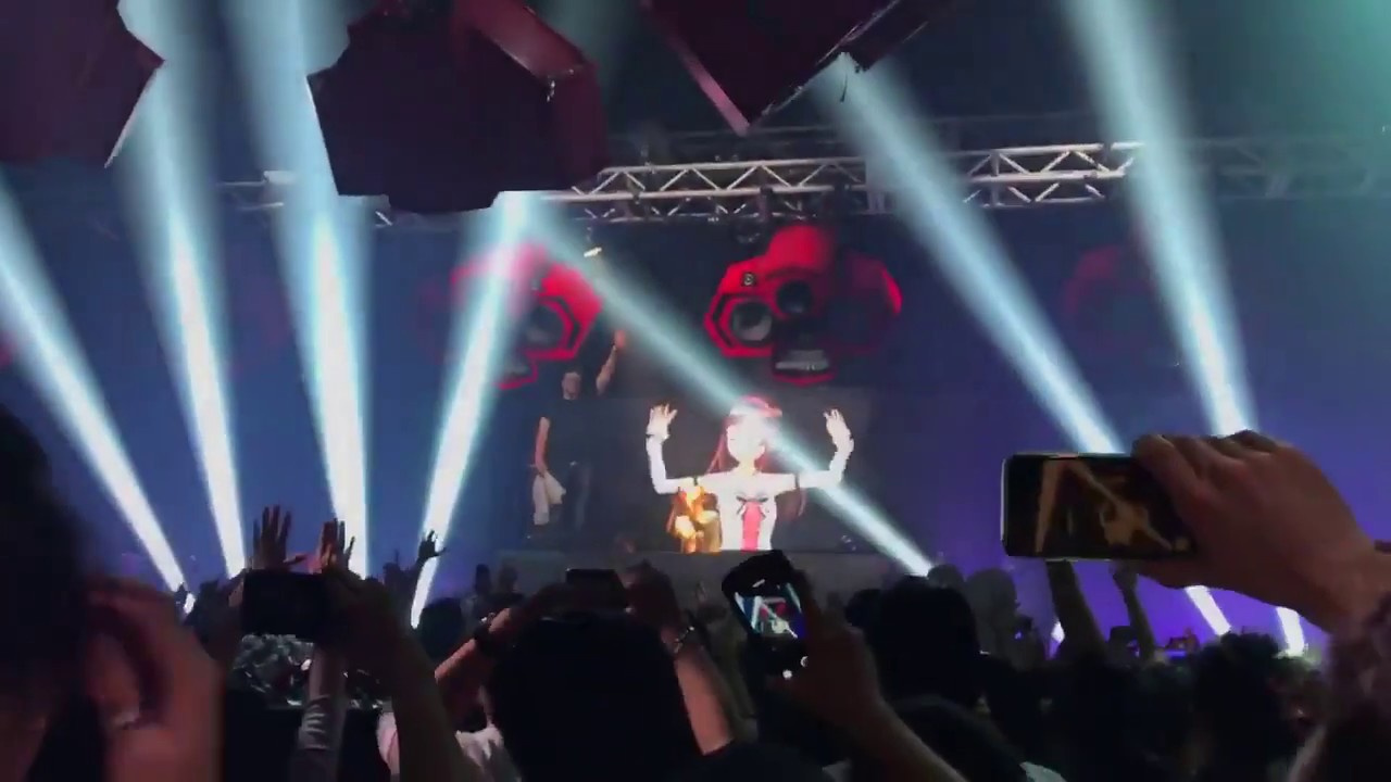 The Light  - W&W  「 Kizuna AI Prod.live clips 」