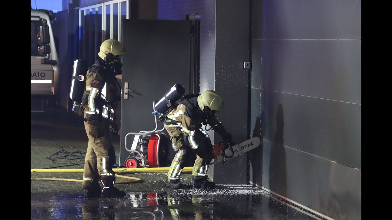Grote brand bij kunststofproductiebedrijf in Ootmarsum