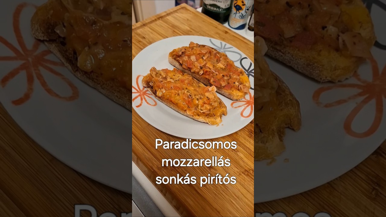 Kedvenc olasz ihlet&eacute;sű vacsor&aacute;nk: paradicsomos, mozzarell&aacute;s, sonk&aacute;s pir&iacute;t&oacute;s m&aacute;sk&eacute;pp #cooking #recipe