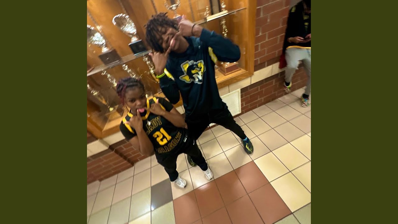 RIGHT NOW (feat. Lil Niyah)