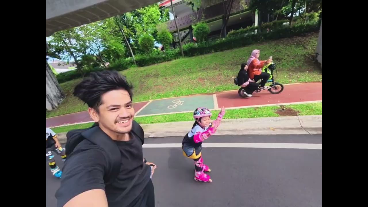 SERU BANGET ROLLING SKATE BARENG BLINES ACADEMY DI TMII