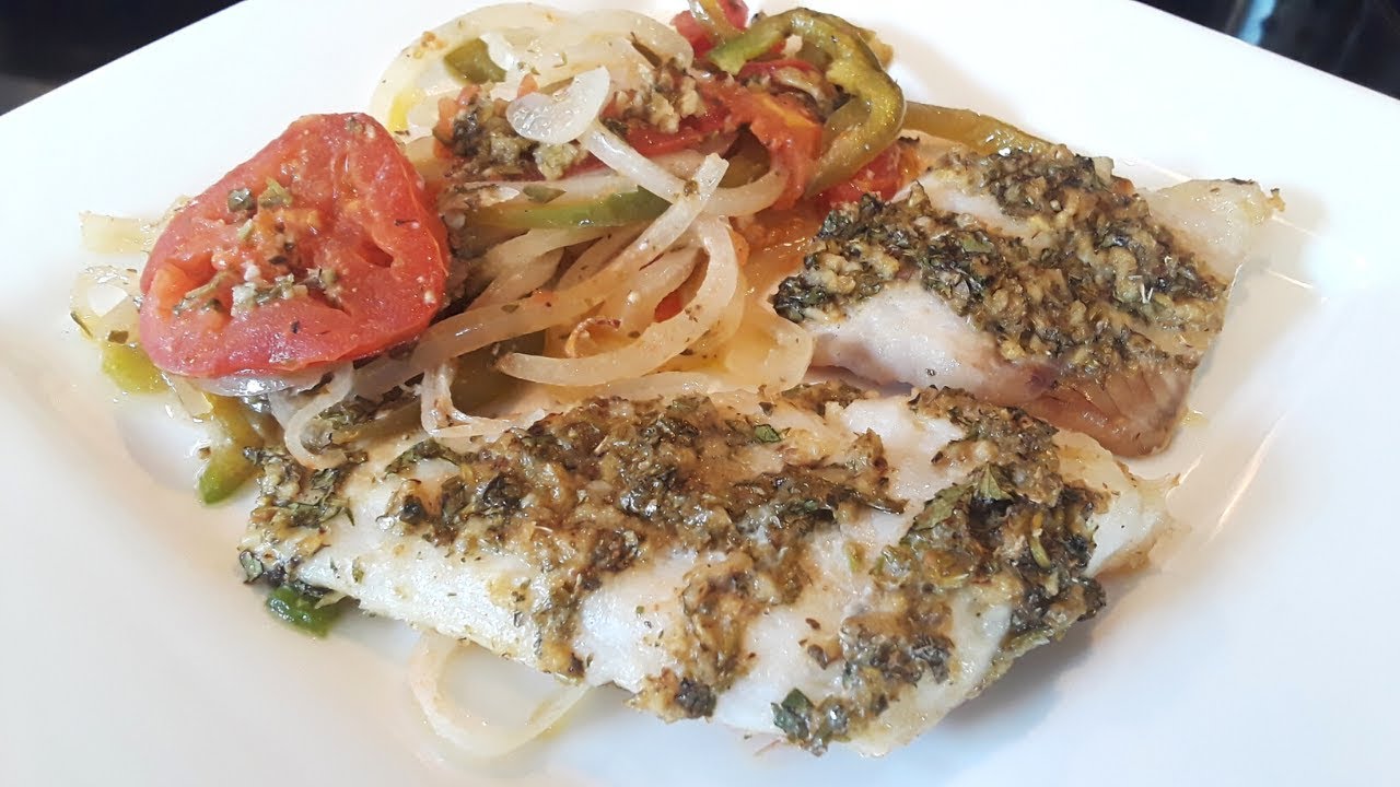 Запеченный пузат с луком, помидорами и перцем. Мои вкус...
