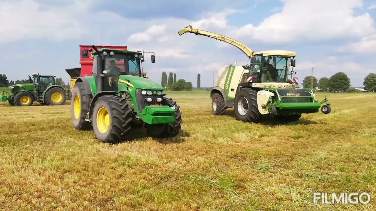 Tiperrary Farm - zbi&oacute;r lucerny 2021( Krone Big X700 )
