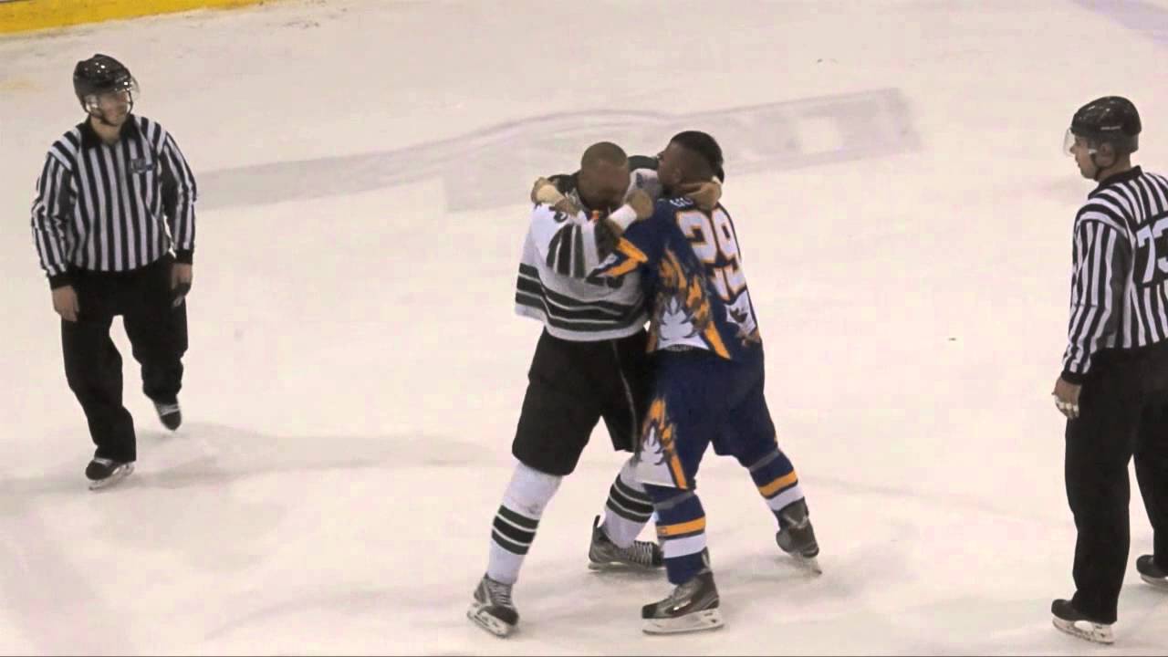 Steve Boss&eacute; ( Laval ) vs McMorrow ( Jonquiere )