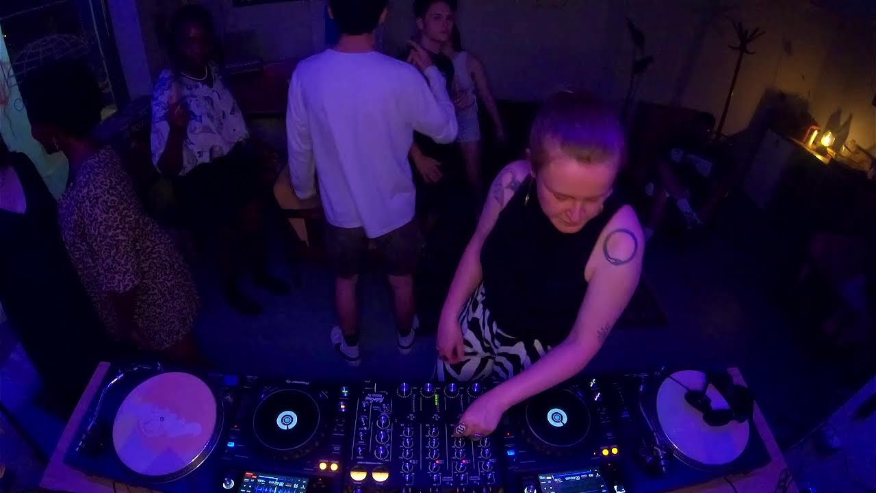 Amok Radio w/ Katerinha & Njeri