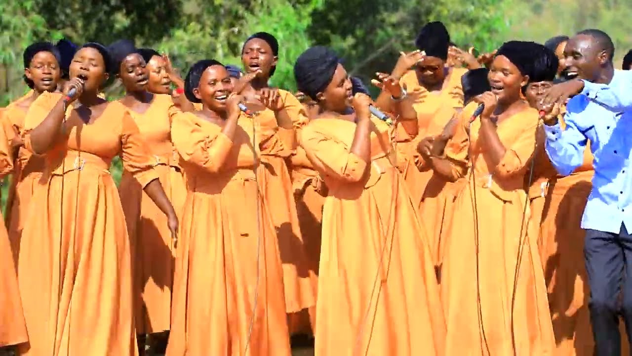 GROUP ABARASHI YABATEGURIYE IGITERANE  CY'IVUGABUTUMWA ADEPR NYACYONGA