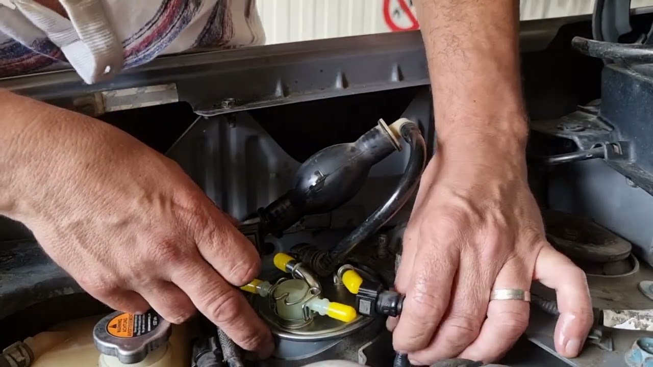 Nissan X-Trail T31 - Diesel Fuel Filter replacement