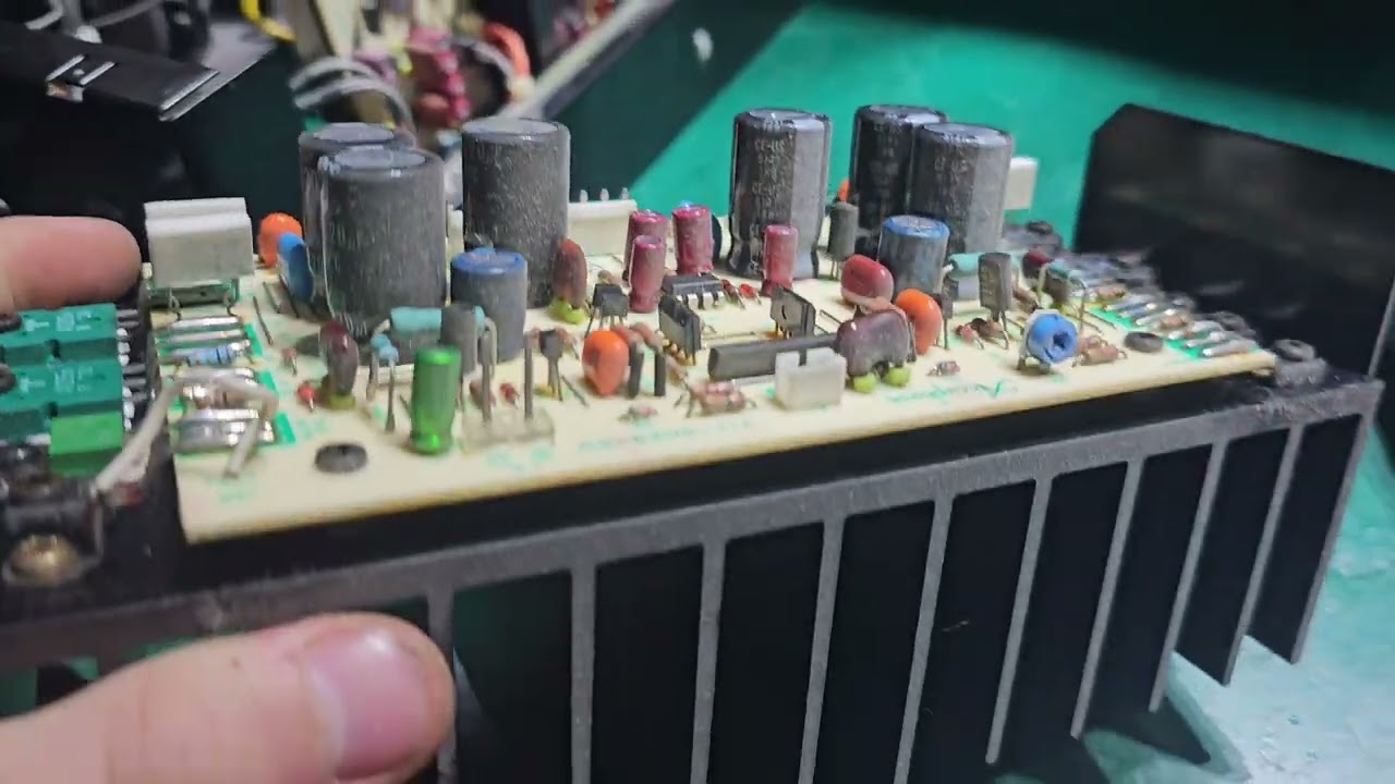 Untitled 175 - Accuphase E-206
