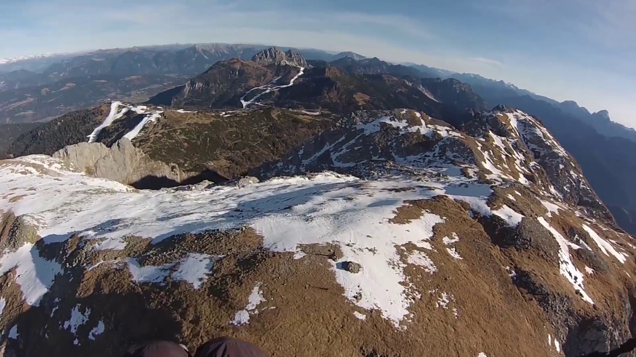 Volo in paramotore sopra le cime della carnia