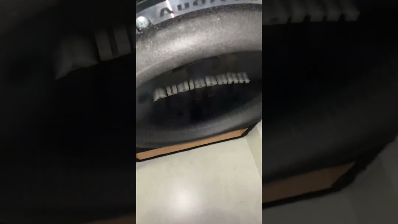 subwoofer audiobahn 12 1750w rms tocando junto con treo magnum 12 1300w rms #subwoofer