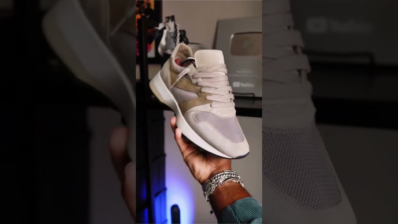 NEVER LACE YOUR SNEAKERS AGAIN