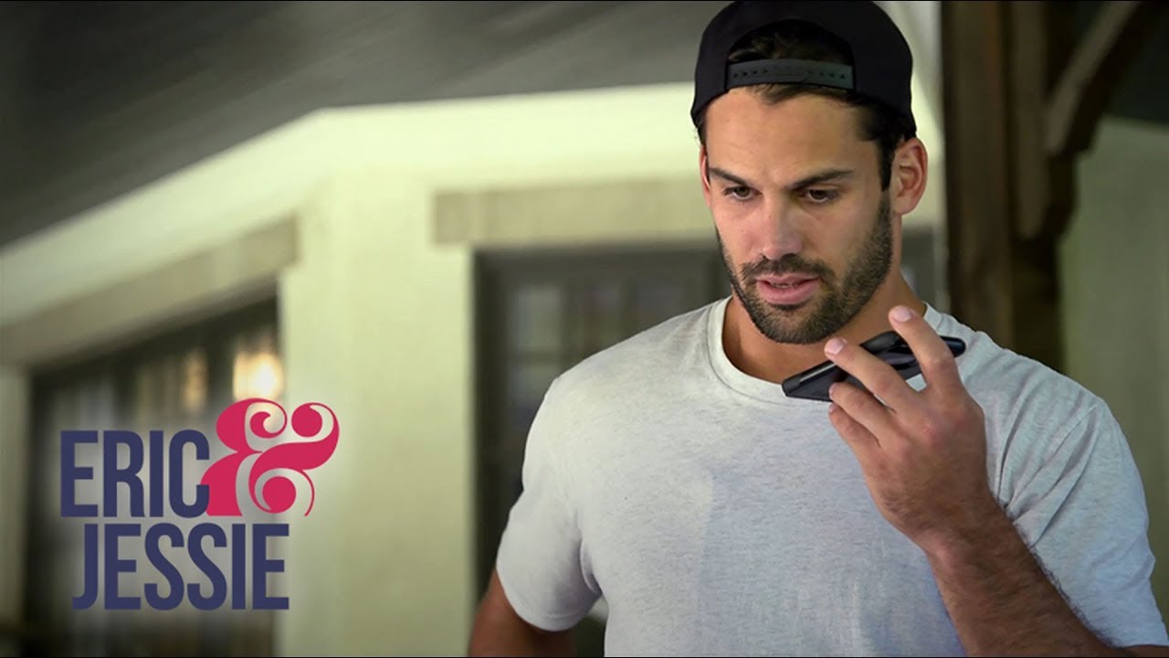 Eric Decker Finds Out Where He'll Play Football Next | Eric & Jessie | E!