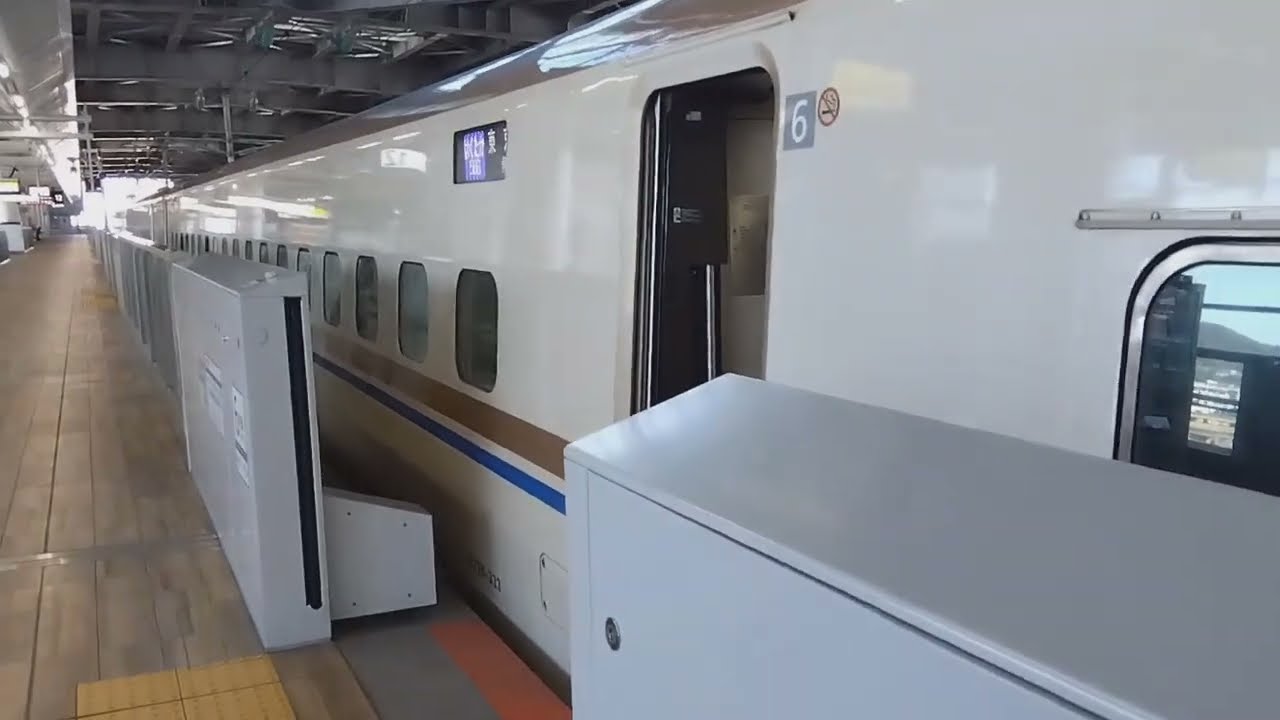 【北陸新幹線】2026.3.12.福井県敦賀市の敦賀駅の風景です。新幹線はくたか５６６号(敦賀発東京行)がまもなく発車します。