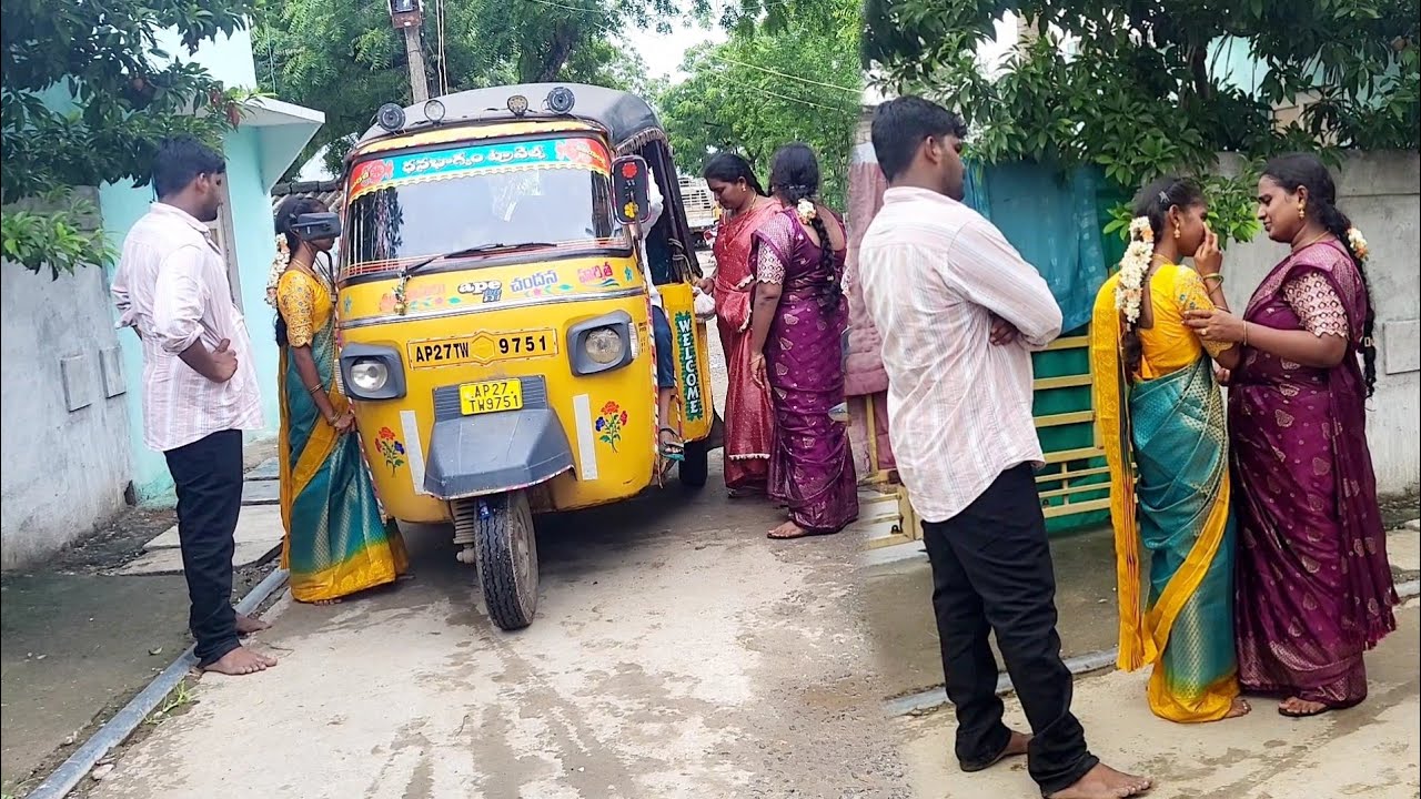 🥲ఎంతో నమ్మకంతో అయిన వాళ్లను వదులుకొని మా అత్తగారింట్లో  కొత్తగా నా జీవితాన్ని ప్రారంభించబోతున్నాం😭