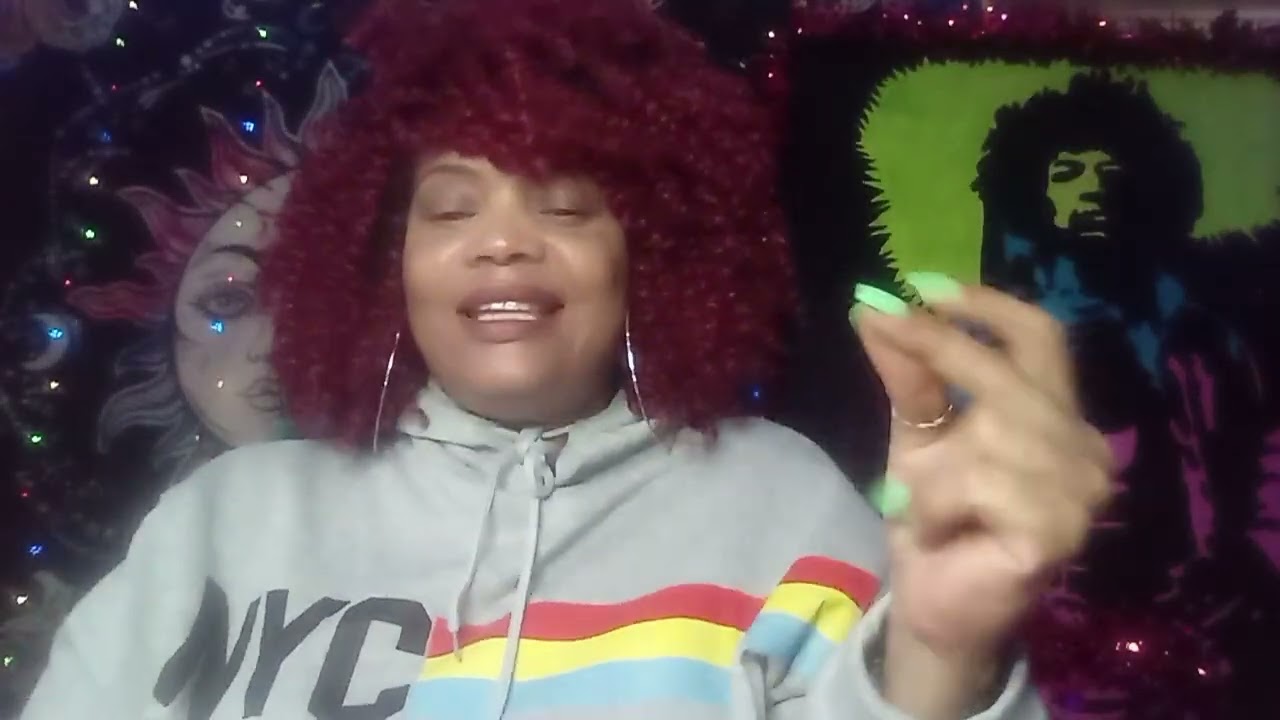 Кто идёт к тебе навстречу?.. Боже мой! Ты номер один! Никто с тобой не сравнится!