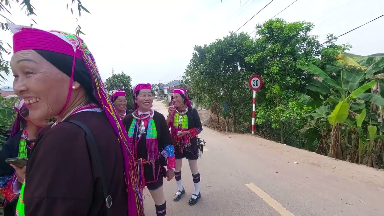 Các Cô Và Trương Thanh Thôn Phú Hòa Hát Rất Hay 