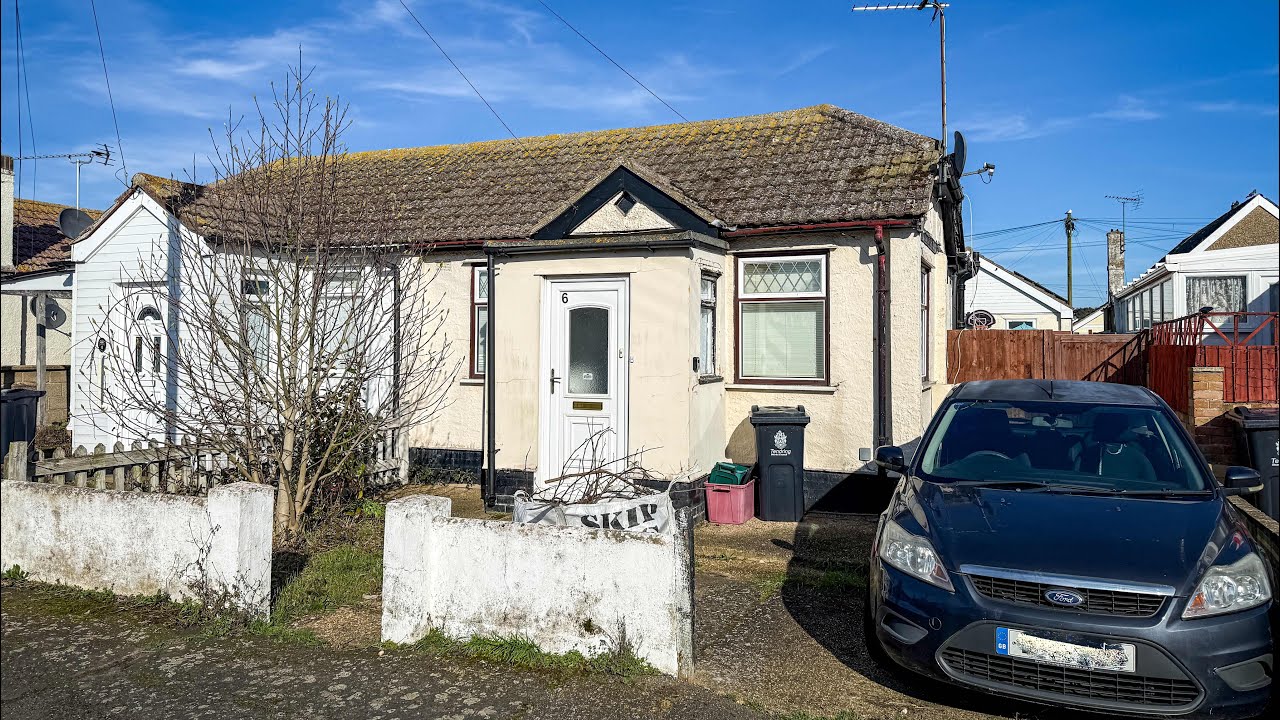 AUCTION SALE - STARTING BID £99,000 Freehold - Lavender Walk, Jaywick - 200m to The Beach