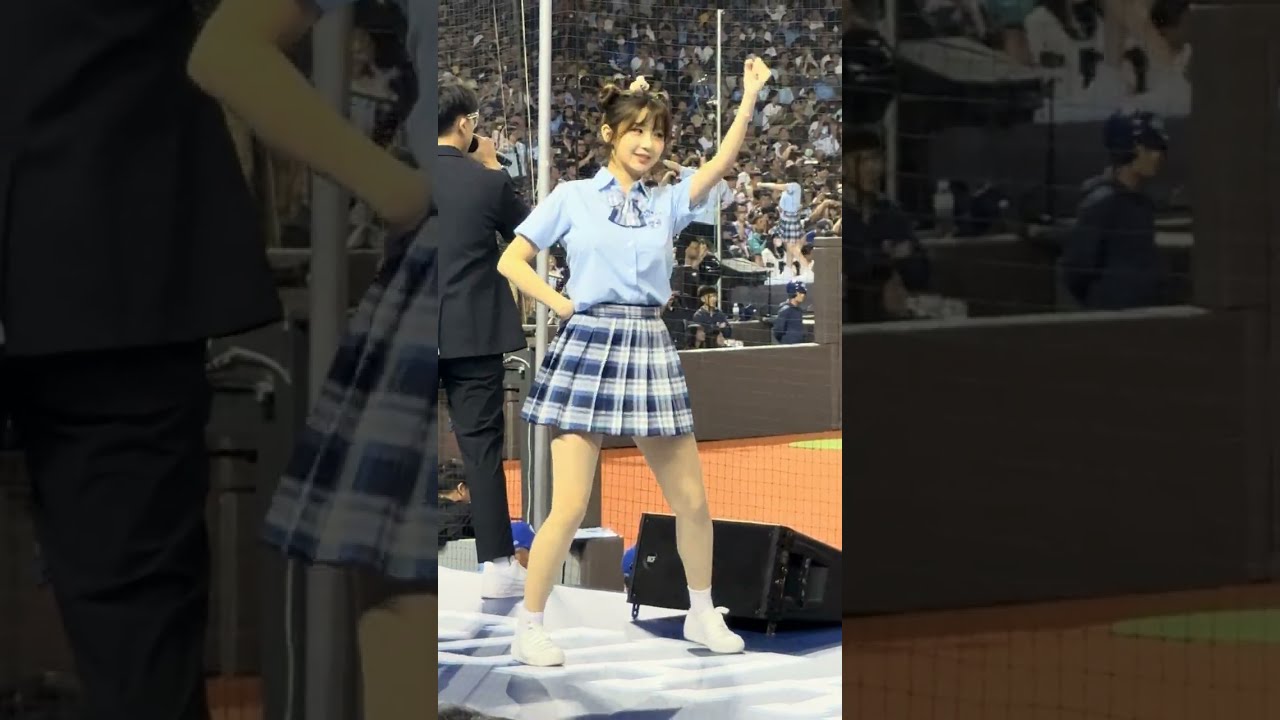 2025.8.16富邦悍將3分40秒完整片段請看這#李雅英이아영 #李雅英 #李珠垠 #李珠珢 #南珉真#cheerleader #粉絲應援 #美女 #可愛い #kpop 