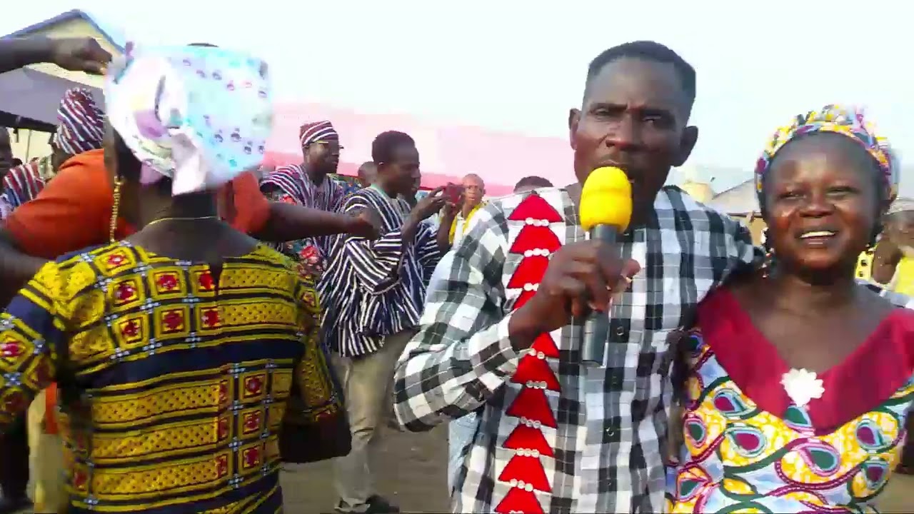 Minister Simon Lare kum be official clip video