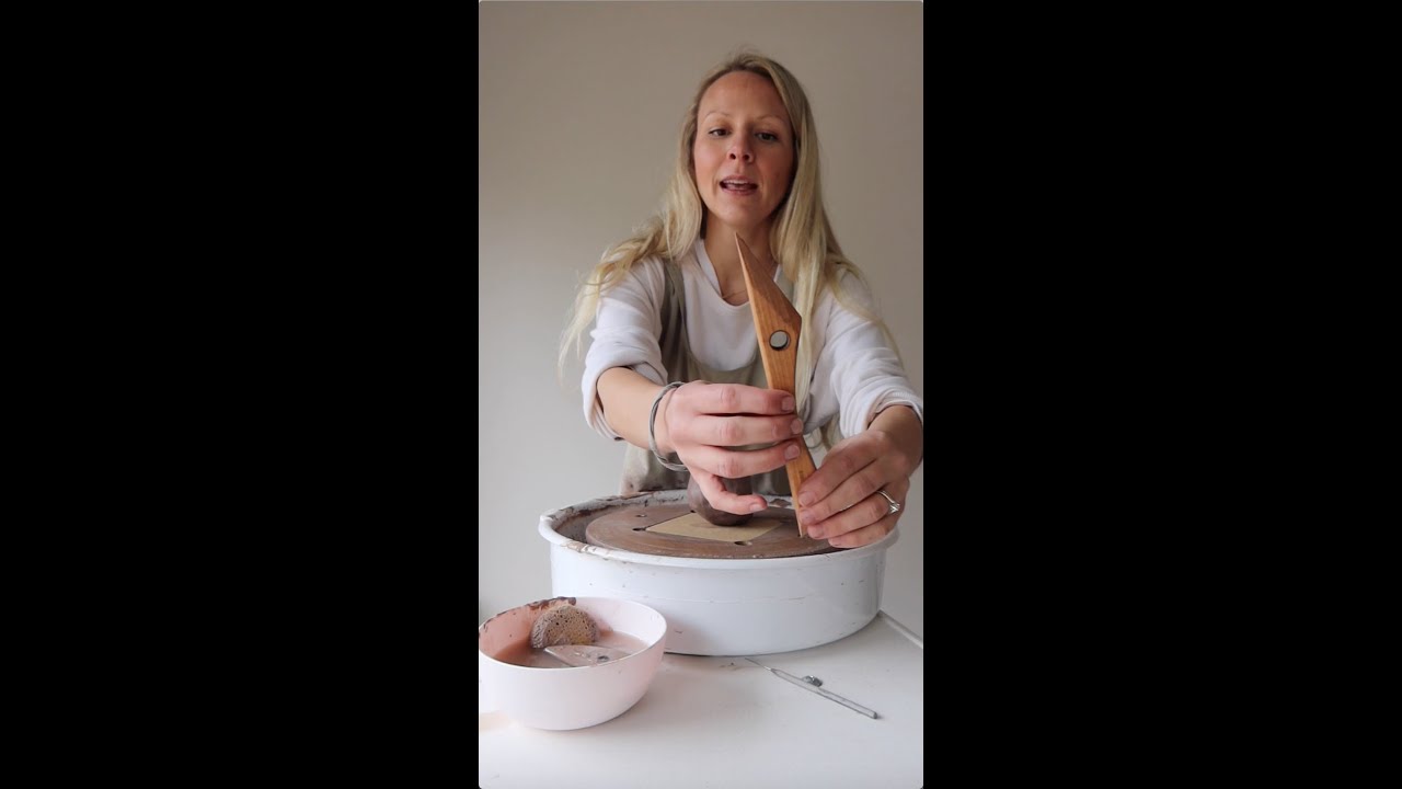 How to throw a large mug with Garrity tools T1