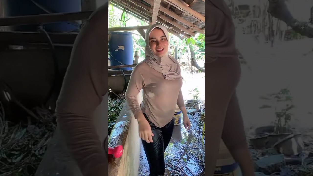 Hijabers Janda montok Basah-basahan 