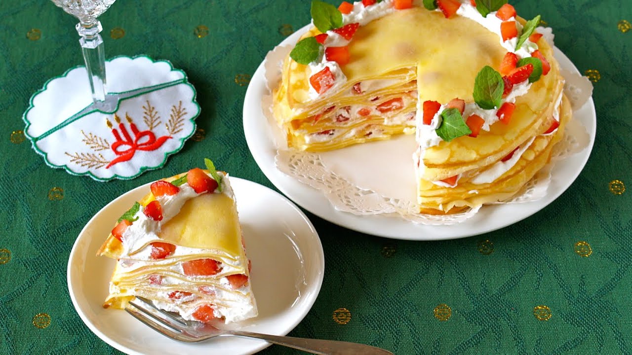 EASY Christmas Strawberry Mille Crêpe Cake 簡単！苺のクリスマスミルクレープの作り方 - OCHIKERON - CREATE EAT HAPPY