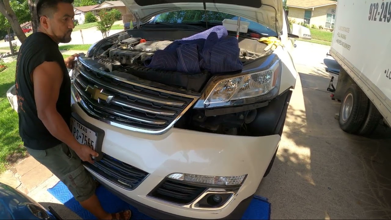 Замена шланга низкого давления кондиционера Chevrolet Traverse 2016 года | Распространенная проблема отсутствия холода через воздуховоды