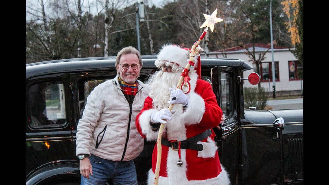 06.12.2025 - Der Weihnachtsmann kommt auf den Marktplatz Borkheide